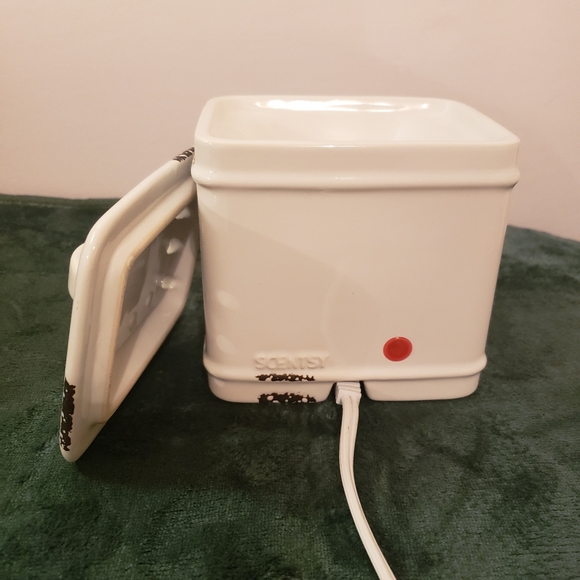 Scentsy "Gather Together" Element Wax Warmer Farmhouse Ceramic - Picture 3 of 7